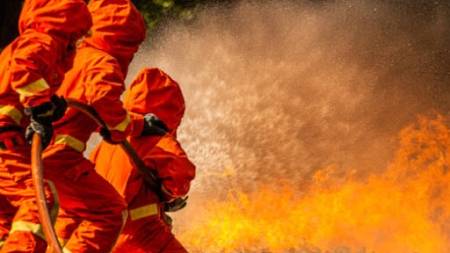 How To Protect Yourself From Flames With Fire Retardant Workwear